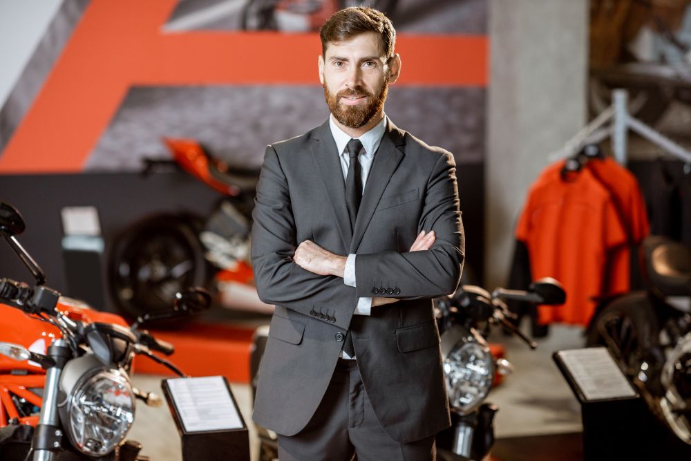 sales manager selling sports motorcycles fh6fk55.jpg